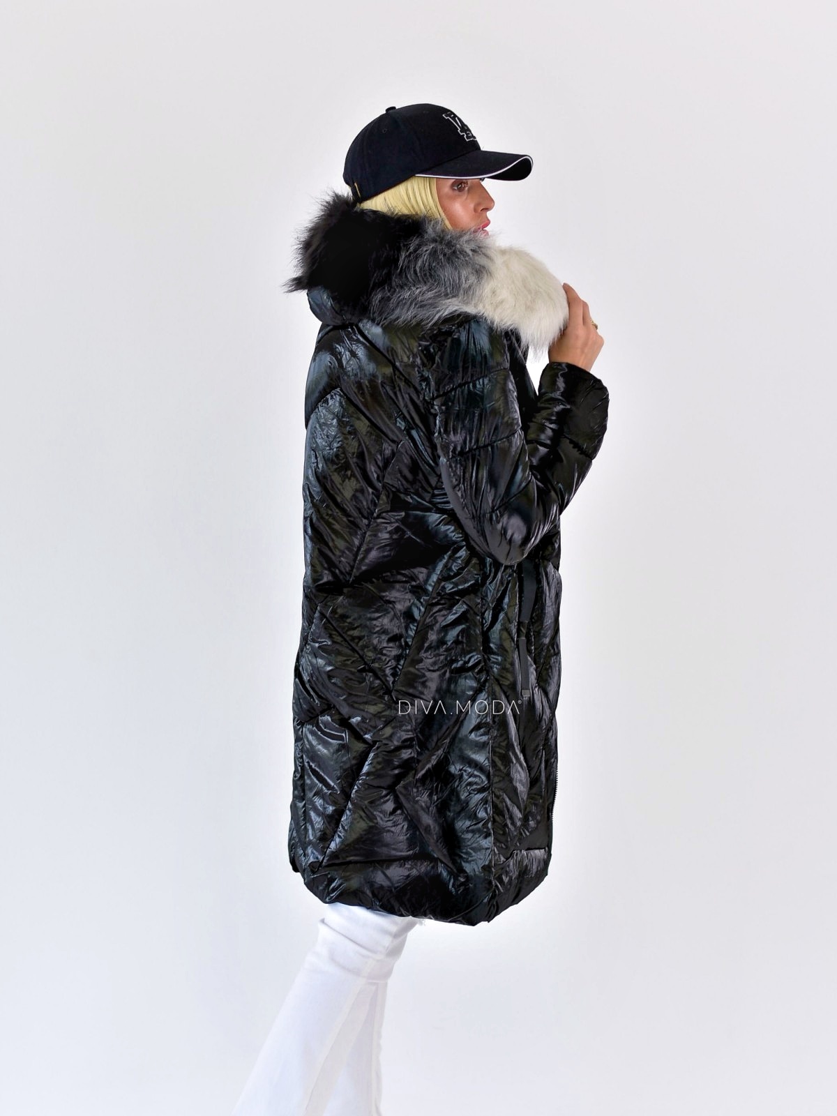 Lesklá Zimní bunda Jasmin černá A 83