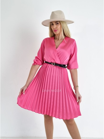 Saténové šaty s plisovanou sukní růžové A 67