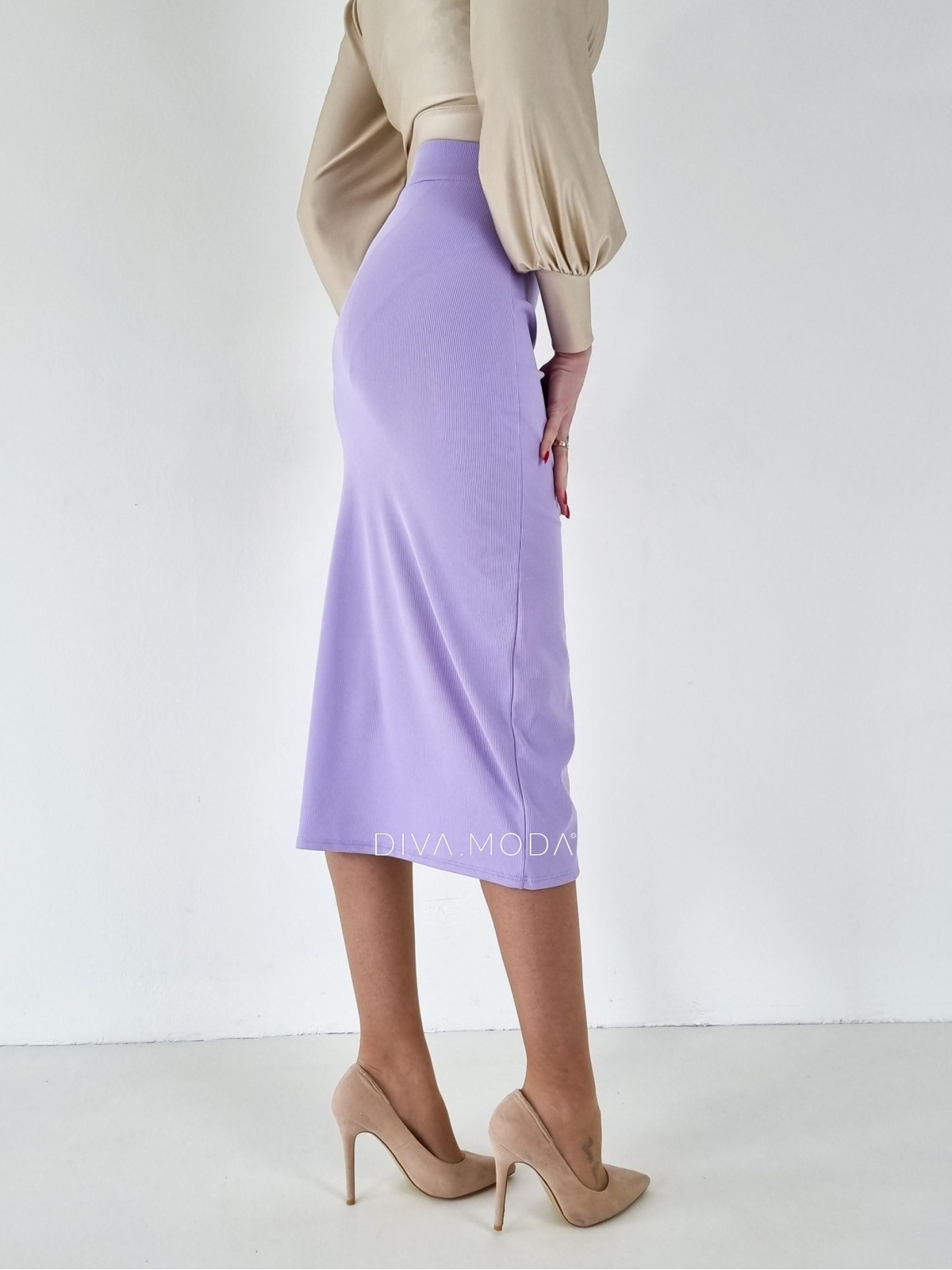 Přiléhavá midi sukně s řasením fialková A 209