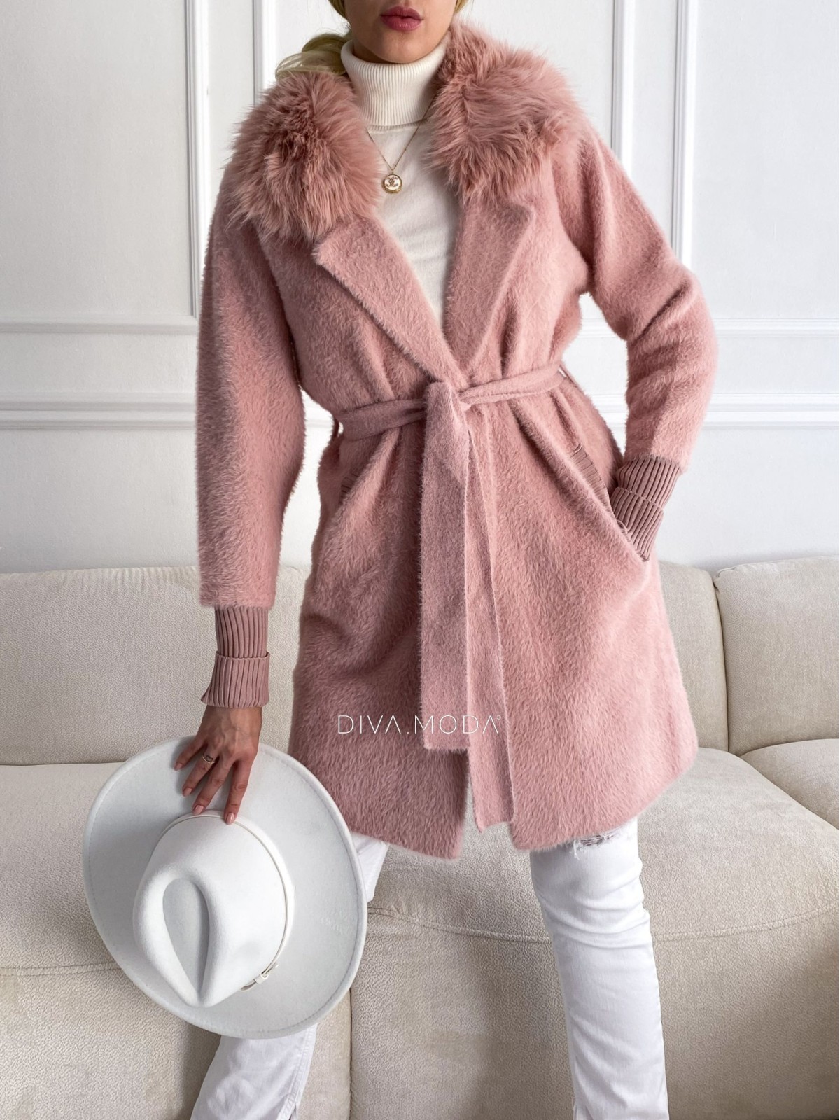 Alpaka kabát s kožešinou a páskem pudrově růžový S 68