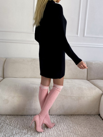 Predĺžený polorolák s puf rukávom čierny S 101