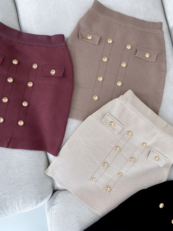 Úpletová sukňa so zlatými gombíkmi hnedá latté P 111