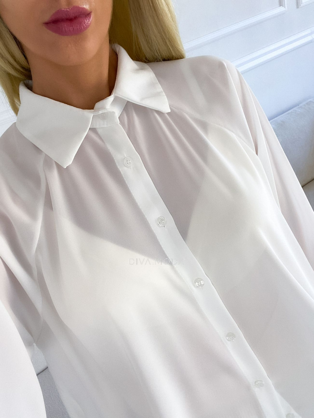Dlouhá košile s plisem na zádech bílá M 51