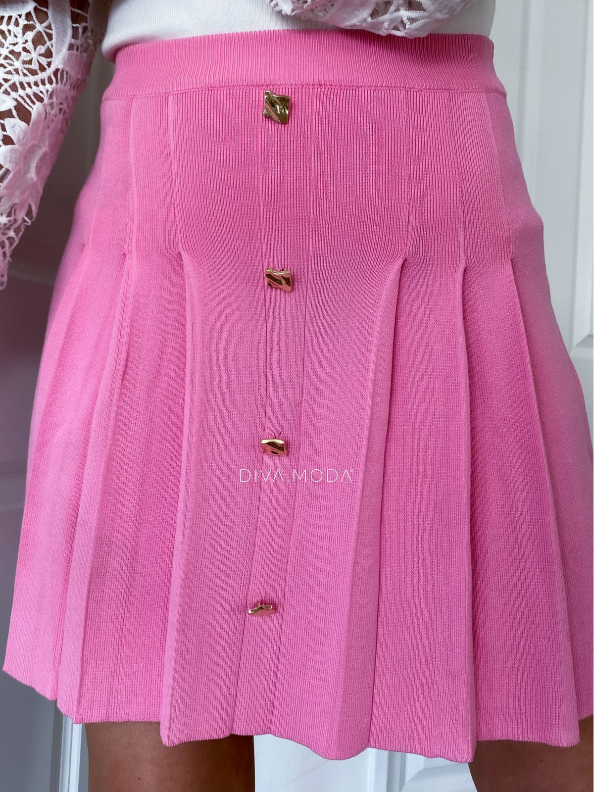 Úpletová A- sukně skládaná se zlatými knoflíčky baby pink M 82