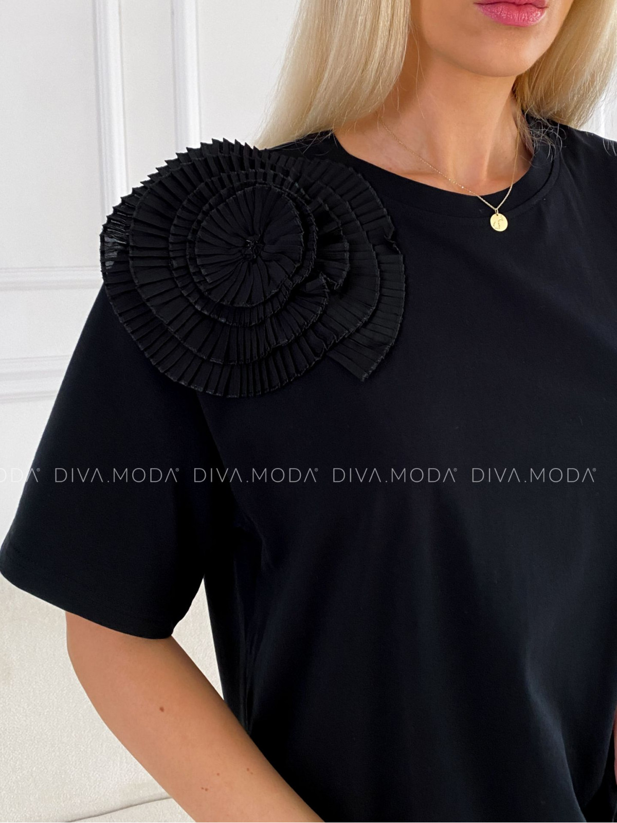 Oversize tričko s 3D květem černé P 90