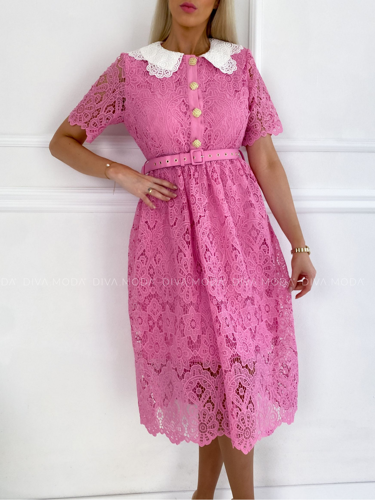 Elegantní krajkované šaty s límcem růžové P 106