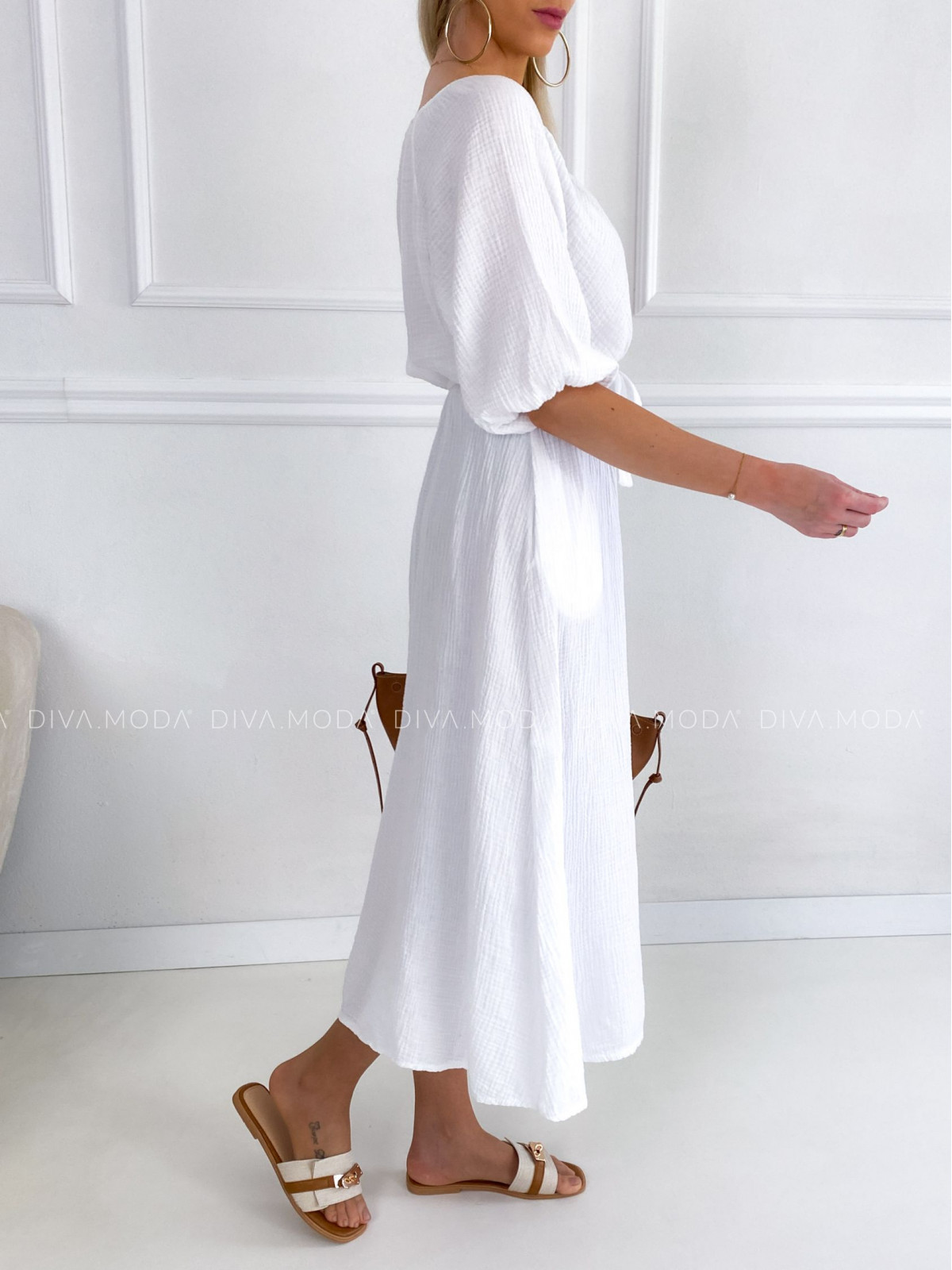 Bavlněné mušelínové maxi šaty s páskem Liv bílé P 113