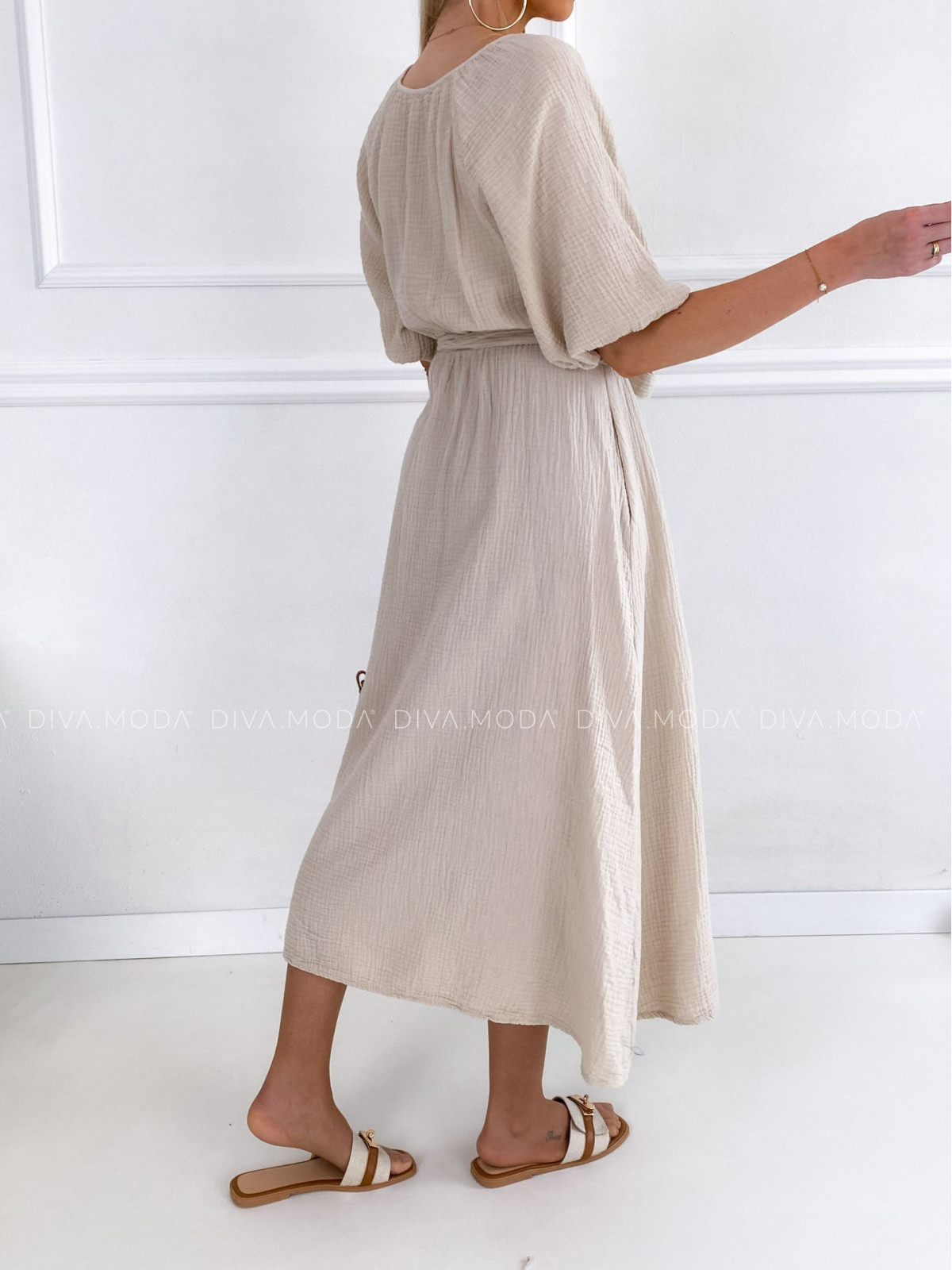 Bavlněné mušelínové maxi šaty s páskem Liv béžové P 113