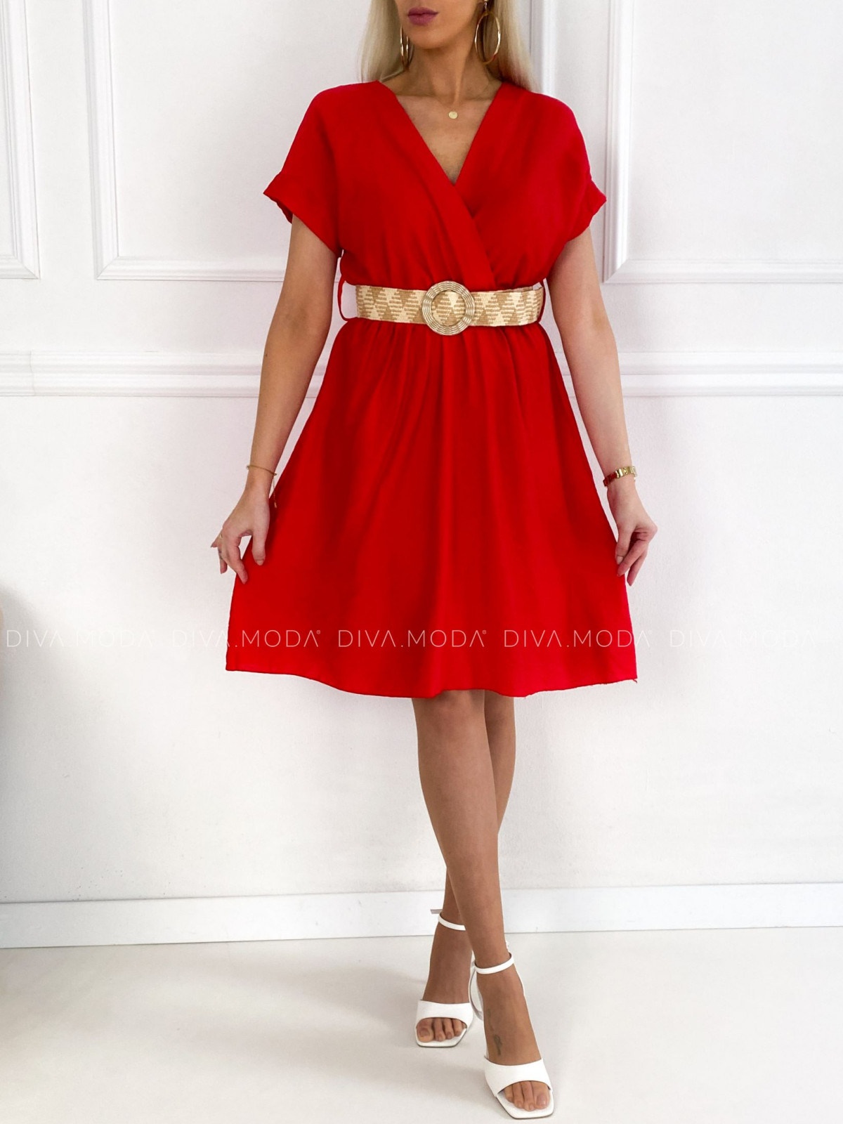 Lehké šaty s páskem charlott červené P 110