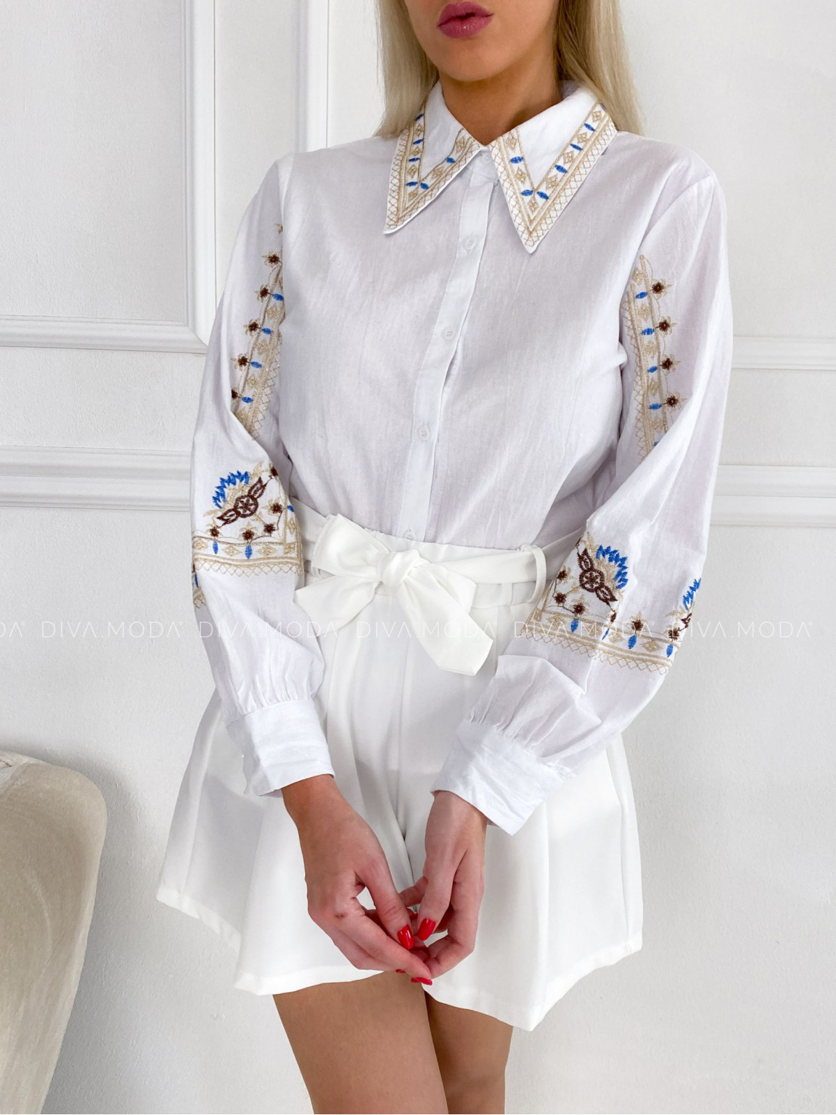 Bavlněná slim Vyšívaná košile Etel bílá P 131