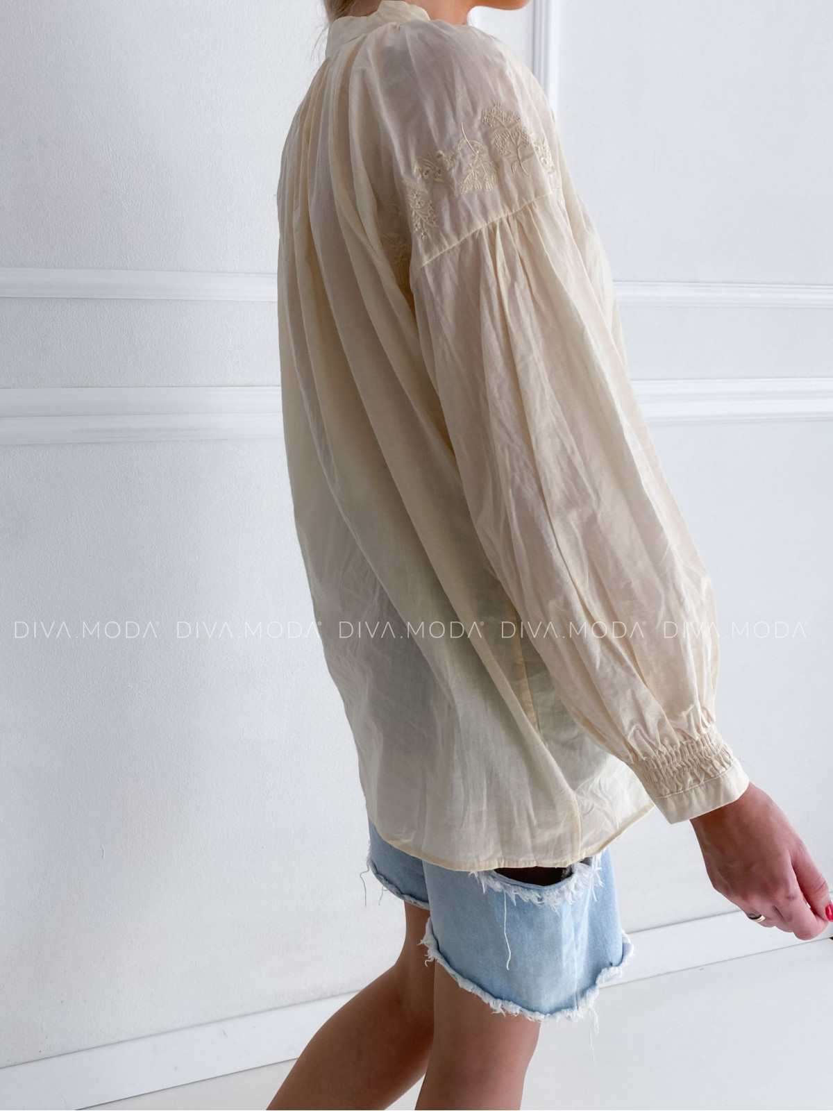 Bavlněná oversize Vyšívaná košile laura vanilková P 132