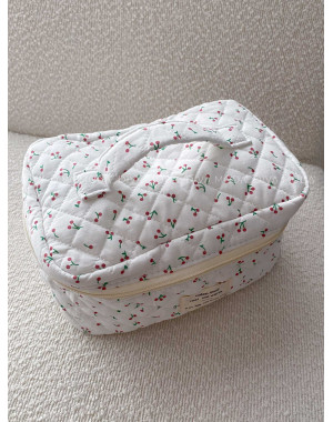 Kufríková kozmetická taška cherry V 12