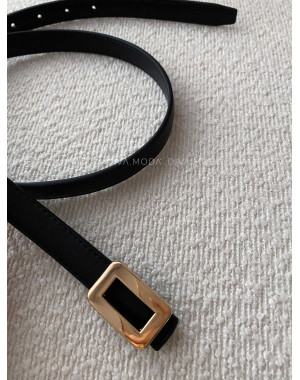 Čierny opasok s hranatou lesklou sponou T 54
