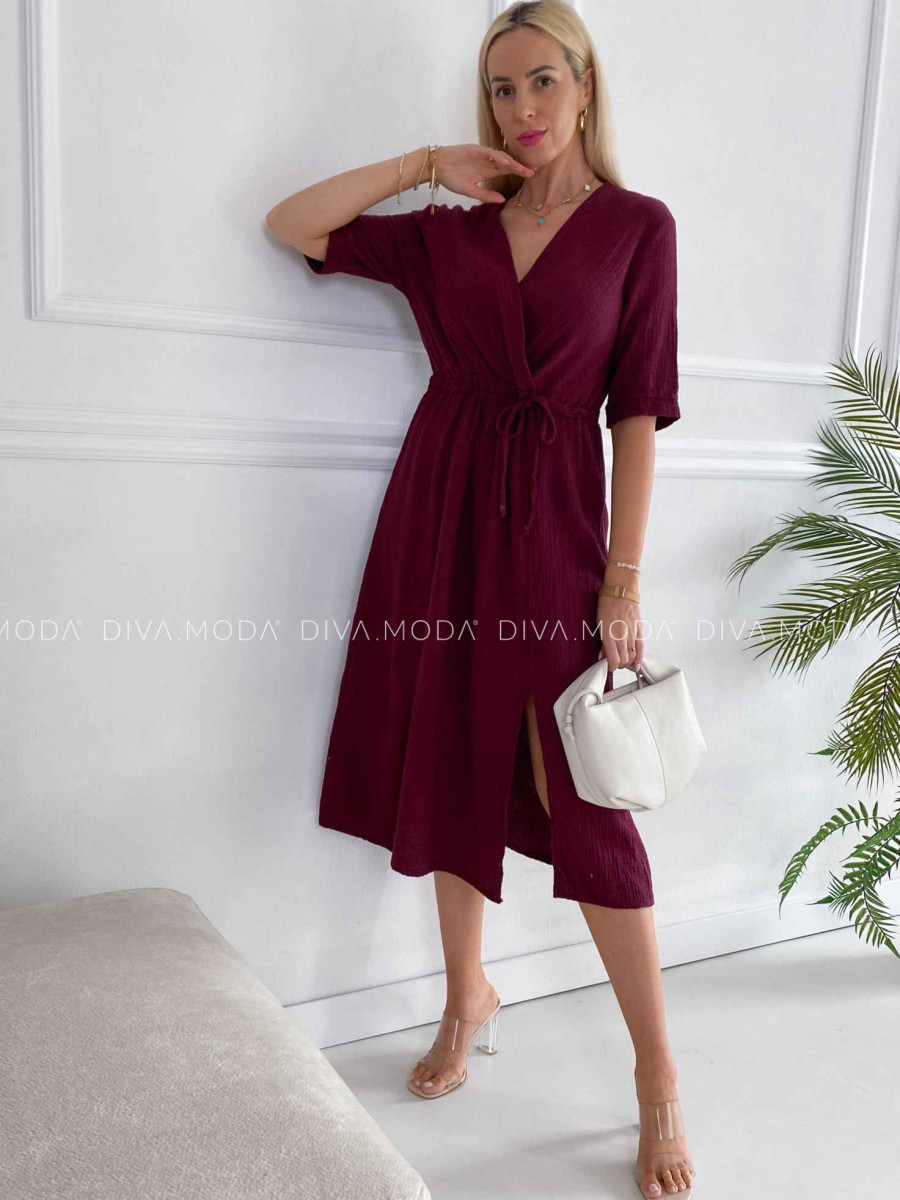 Mušelínové midi šaty s viazaním na boku burgundy K 340