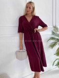 Mušelínové midi šaty s viazaním na boku burgundy K 340