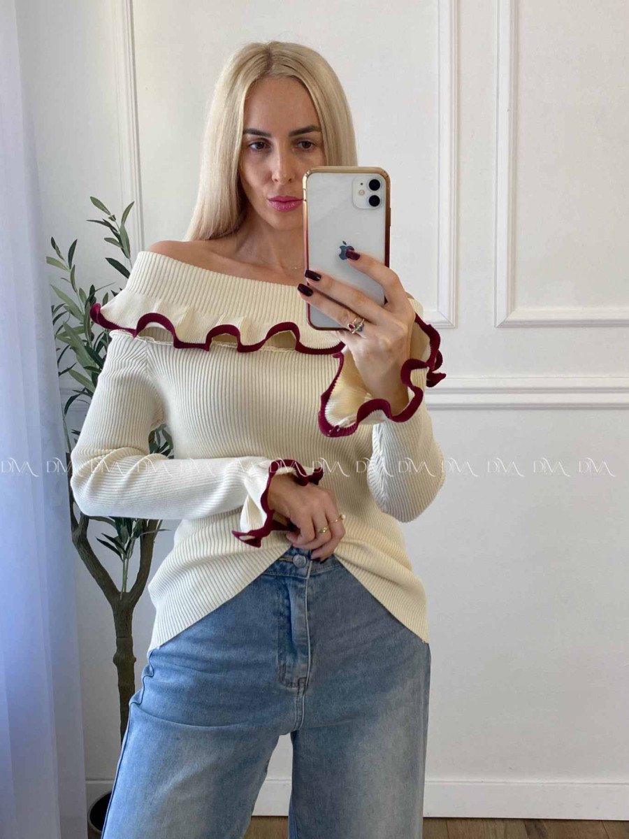 Sveter off shoulders s lemom vanilkový A 49 Sveter off shoulders s lemom vanilkový A 49