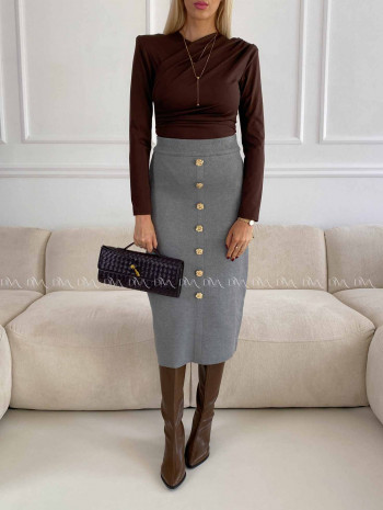 Úpletová priliehavá midi sukňa s ružičkovými gombíkmi sivá A 63