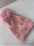 Pletená čiapka s mašličkou a brmbolcom ružová