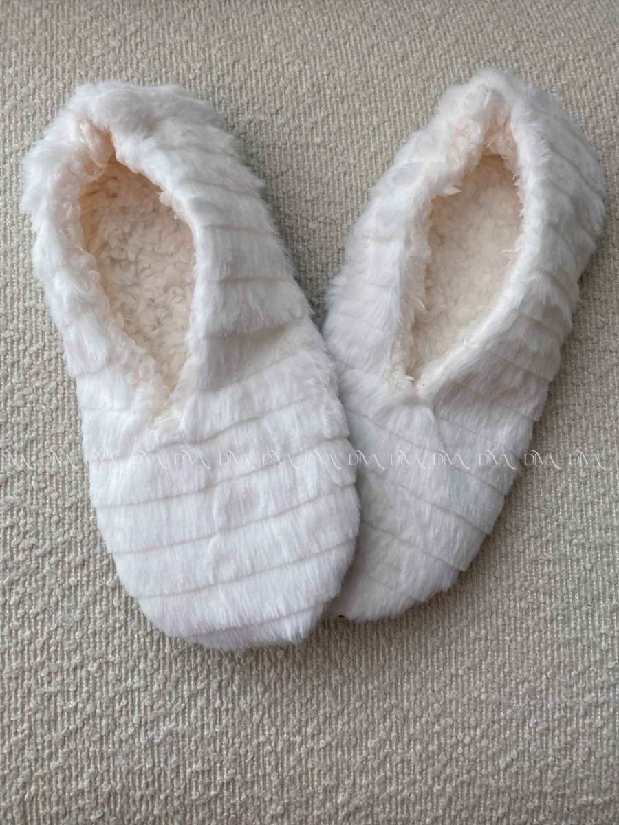 Kožušinové huňaté papučky biele Kožušinové huňaté papučky biele