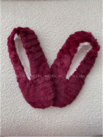 Kožušinové huňaté papučky burgundy