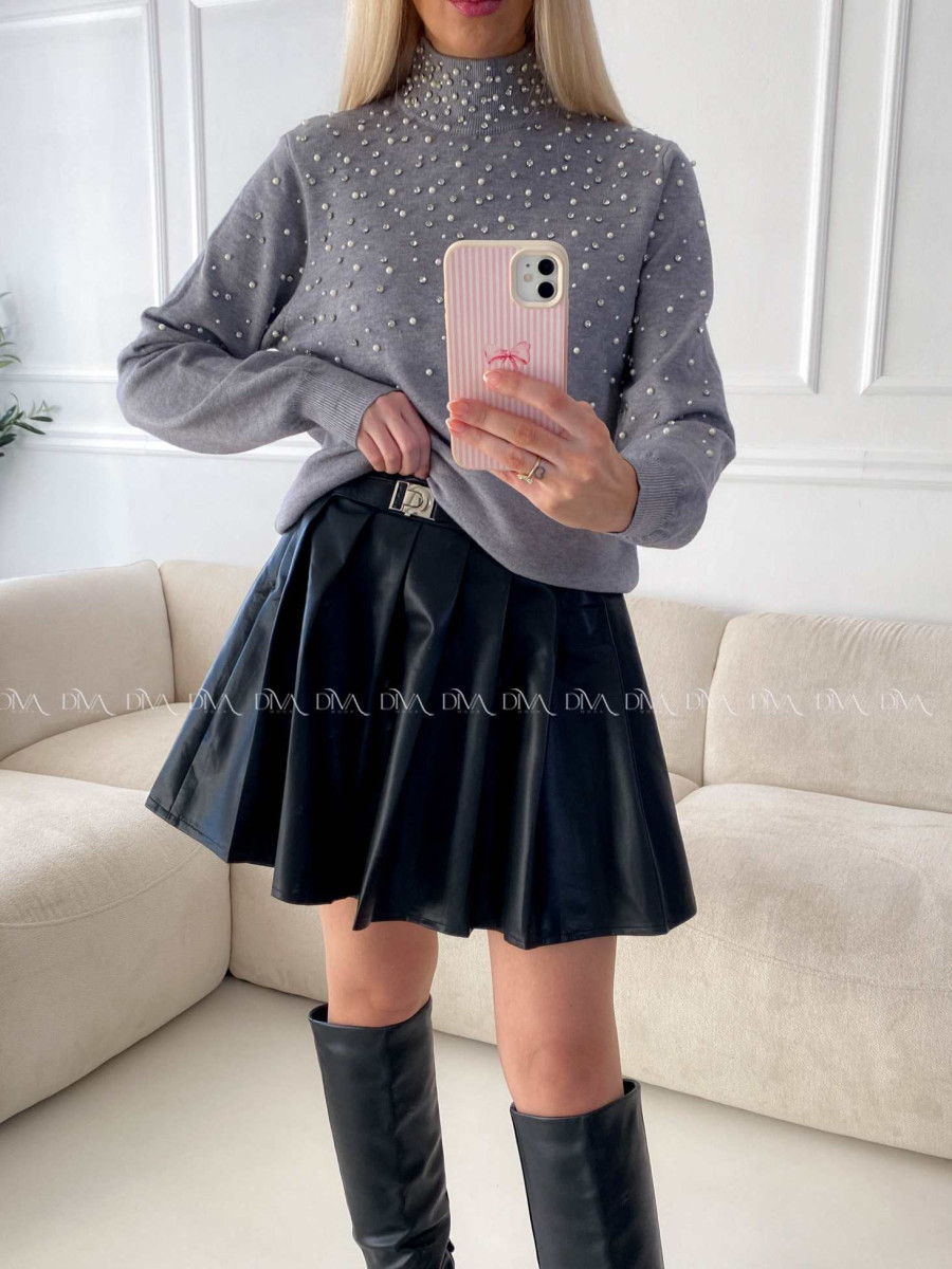 Koženková skladaná sukňa s prackou čierna A 167