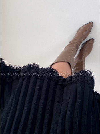 Úpletová skladaná sukňa s krajkou čierna A 166