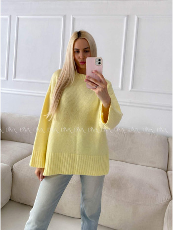 Oversize sveter žltý B 13