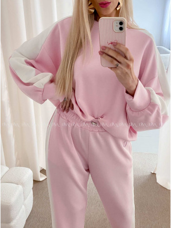 Hladký ležérny komplet s pruhom baby pink AB 26