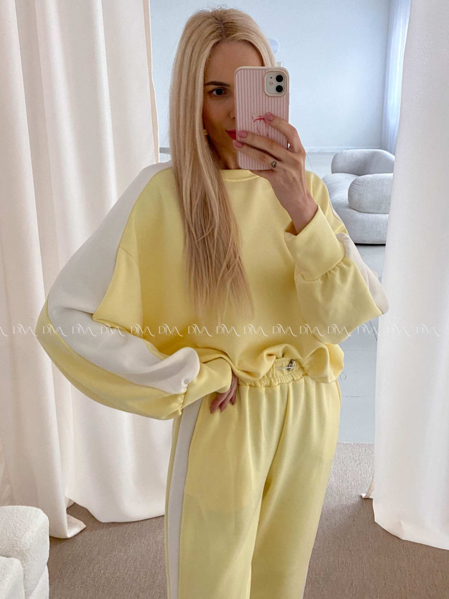 Hladký ležérny komplet s pruhom žltý AB 26