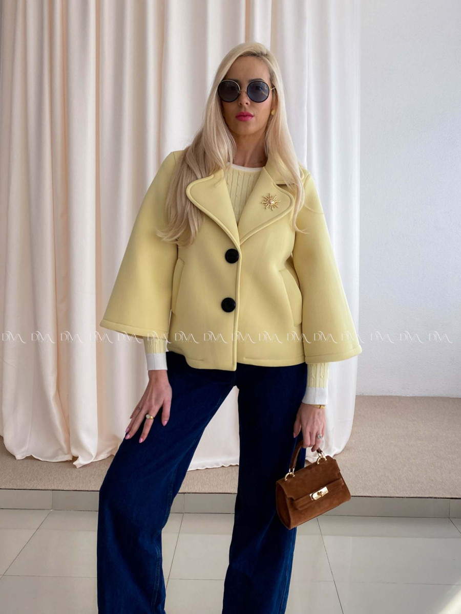 Krátky prechodný kabát s brošňou limetkový AB 12