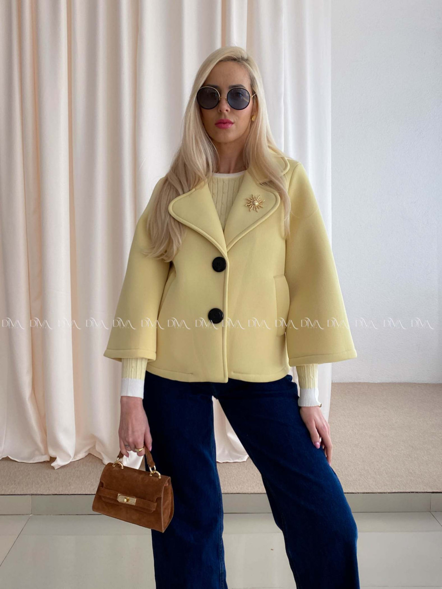Krátky prechodný kabát s brošňou limetkový AB 12