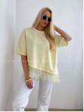 Asymetrické tričko s krajkou butter yellow AB 66 Asymetrické tričko s krajkou butter yellow AB 66