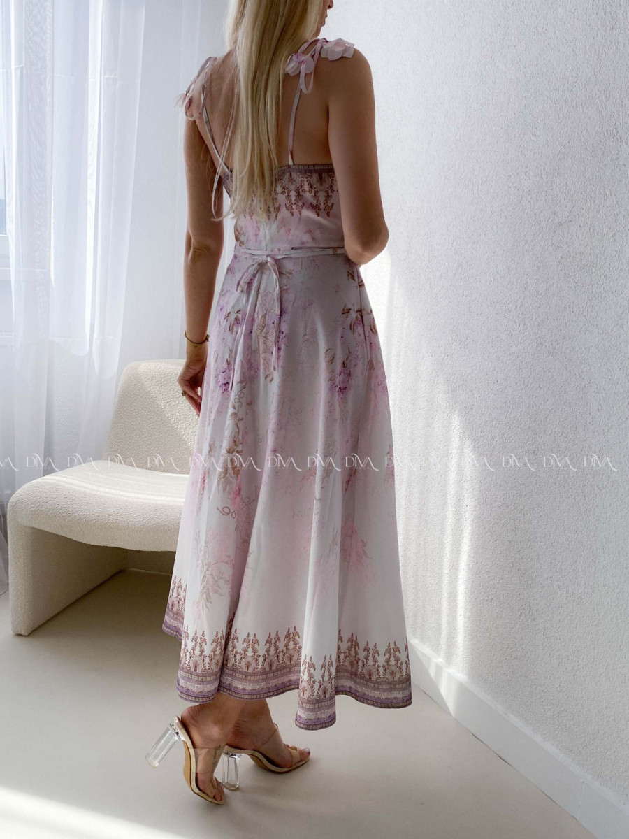 Elegantné kvetované šaty na tenké ramienka Donna AB 115 Elegantné kvetované šaty na tenké ramienka Donna AB 115