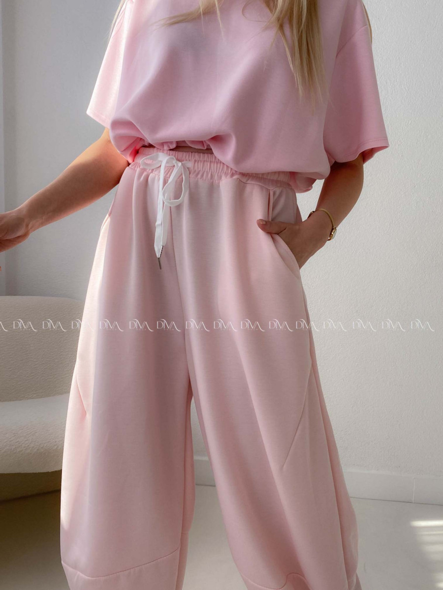 Hladké balónové tepláky baby pink AB 306