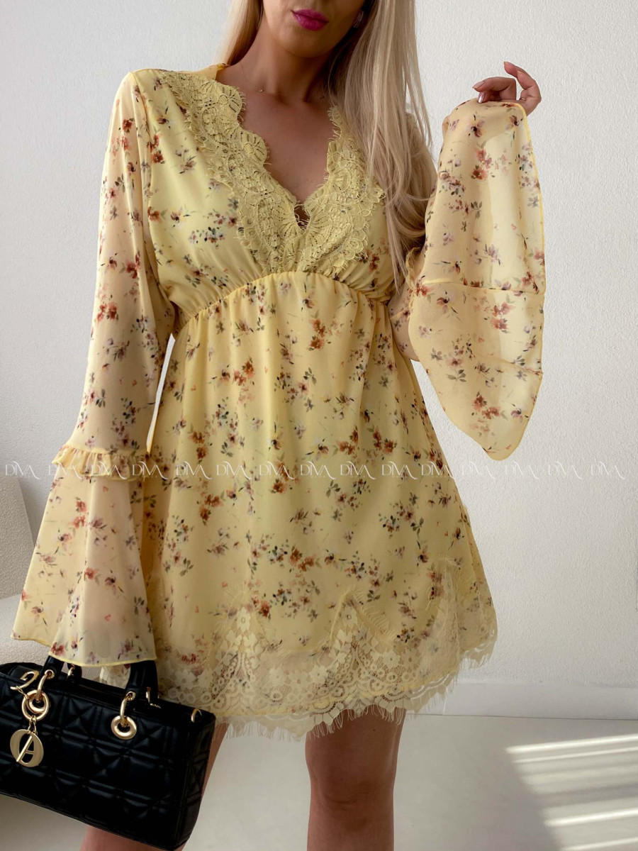 Ľahké kvetinkové šaty s krajkou a zvonovými rukávmi žlté AB 230