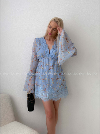 Ľahké kvetinkové šaty s krajkou a zvonovými rukávmi baby modré AB 230