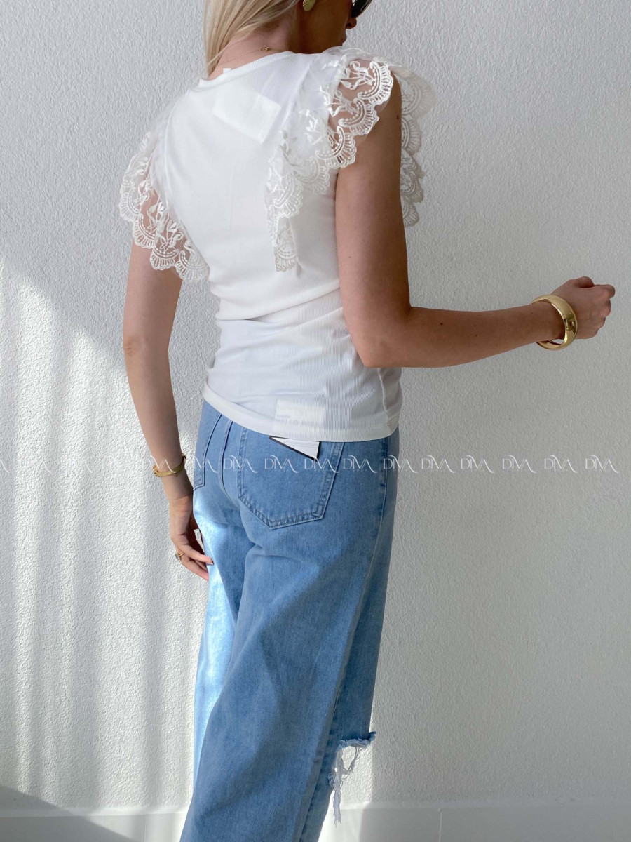 Tričko s volánikmi na ramenách biele AB 230