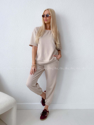 Pohodlný komplet s nášivkou béžový AB 128