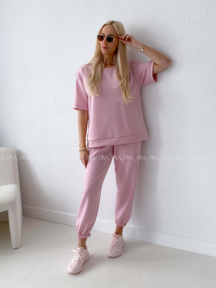 Pohodlný komplet s nášivkou ružový AB 128