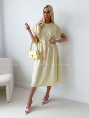 Hladké maxi šaty s gombíkmi a opaskom žltá AB 256