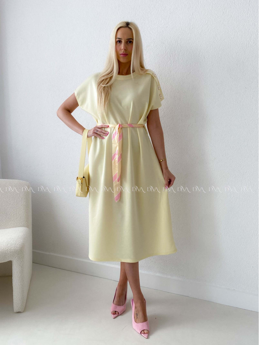 Hladké maxi šaty s gombíkmi a opaskom žltá AB 256