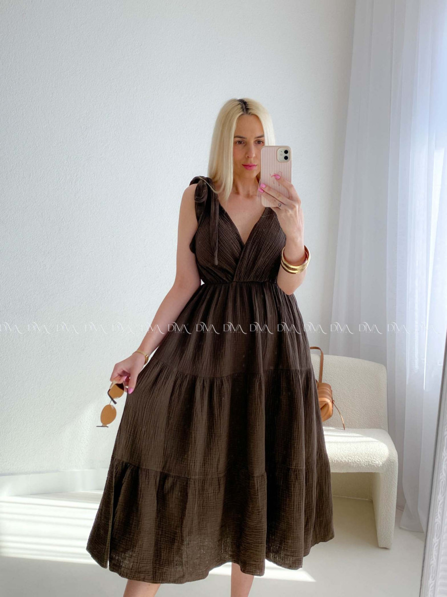 Mušelínové maxi šaty s vázáním na ramenou čokoládové AB 159