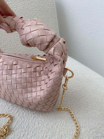 Prepletaná kabelka s uzlom pudrovo ružová