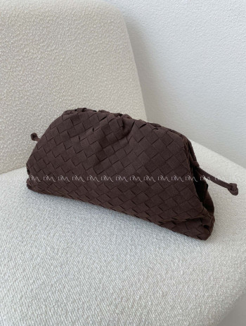 Prepletaná pouch kabelka s remienkom čokoládová