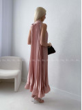 Elegantné saténové plisované maxi šaty blush pink AB 171