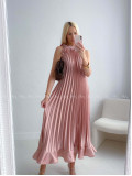 Elegantné saténové plisované maxi šaty blush pink AB 171