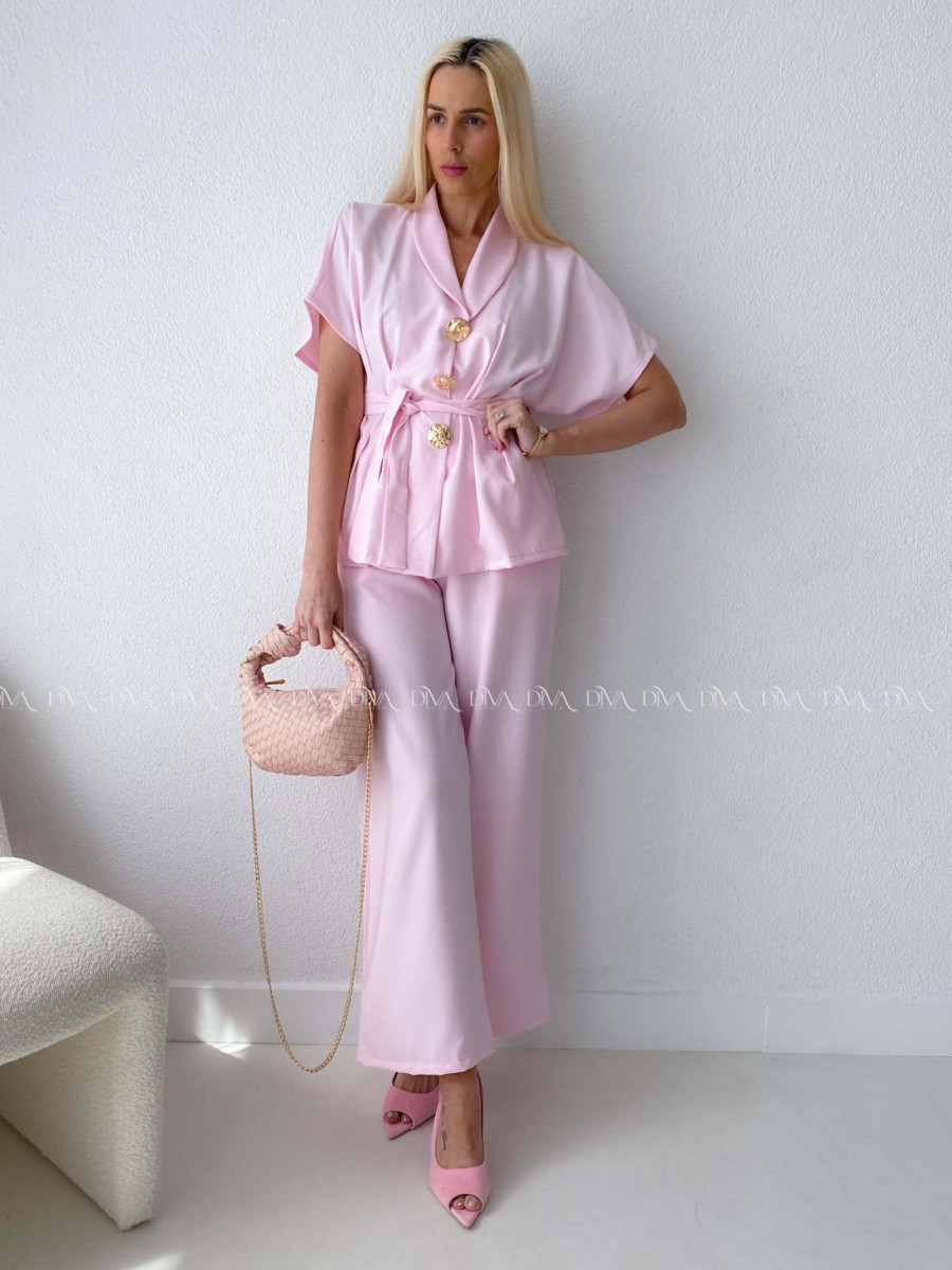 Elegantný  komplet so zdobenými gombíkmi ružový AB 187