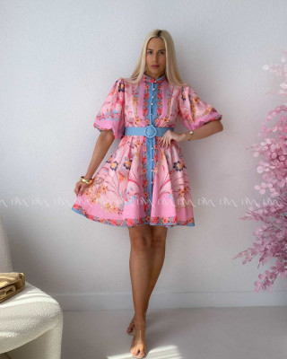 Elegantné kvetinové šaty s puf rukávom krátke Yasmin ružové AB 249