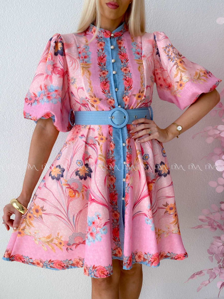 Elegantné kvetinové šaty s puf rukávom krátke Yasmin ružové AB 249 Elegantné kvetinové šaty s puf rukávom krátke Yasmin ružové AB 249