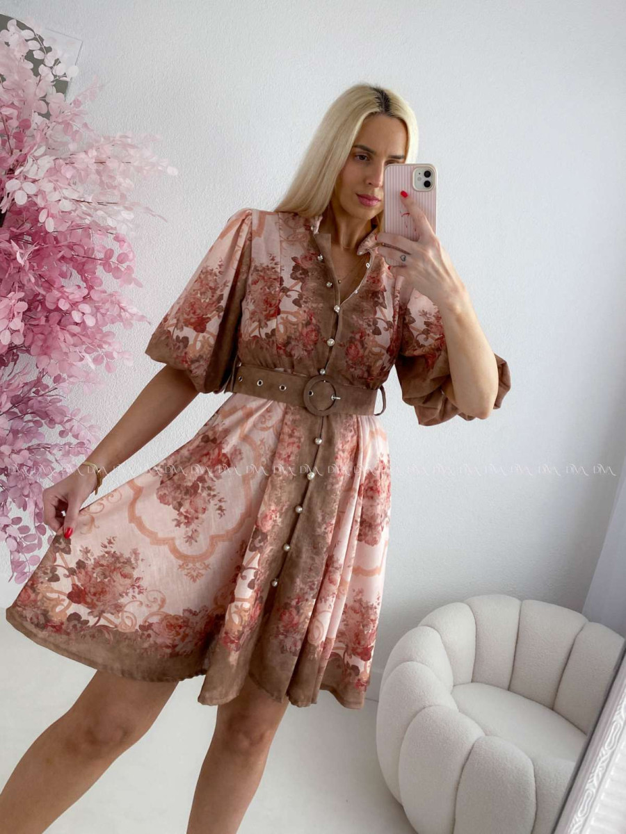 Elegantné kvetinové šaty s puf rukávom krátke Yasmin čokoládové AB 249